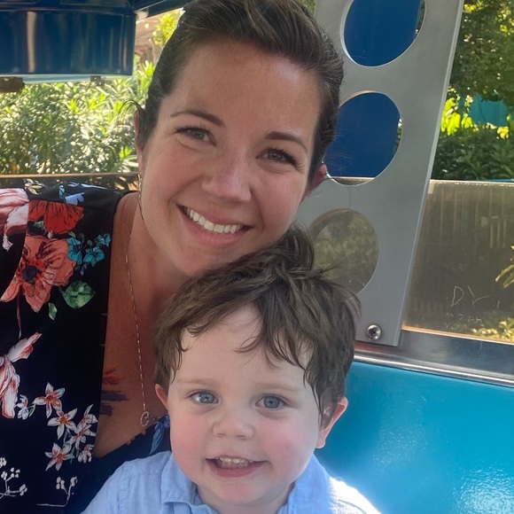 Meet your Posher, Courtney - Picture 1 of 1